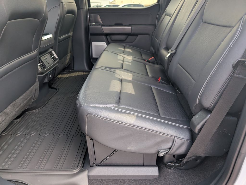 2025 Ford F-150 Lariat photo 5