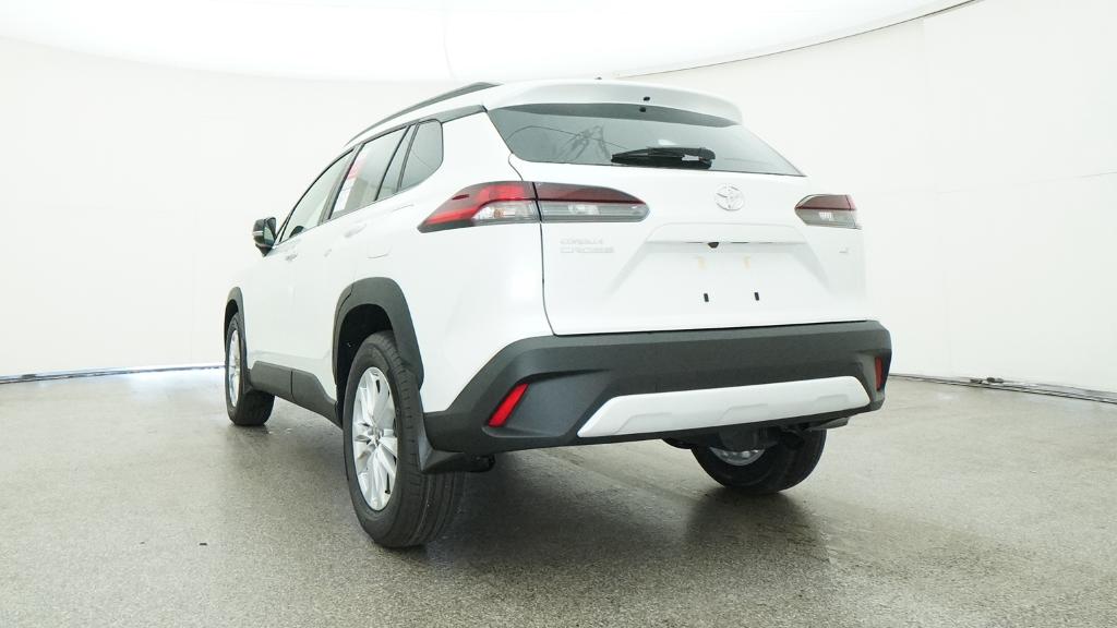 2026 Toyota Corolla Cross LE photo 15