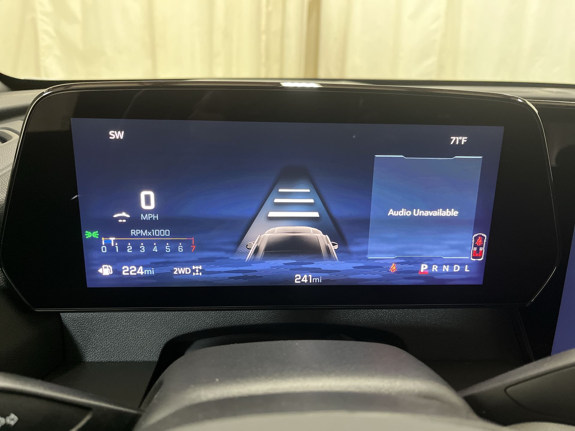 2025 Chevrolet Traverse photo 4