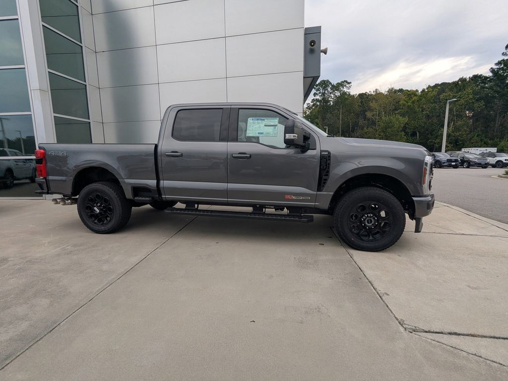 2025 Ford F-250 Lariat photo 3