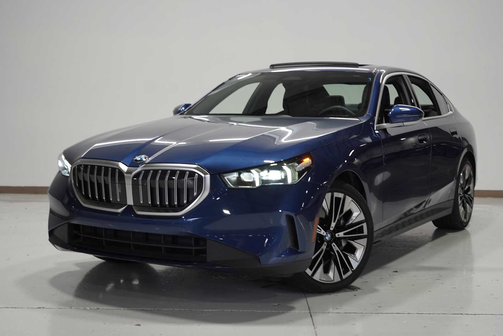 2024 BMW 5 Series 530i