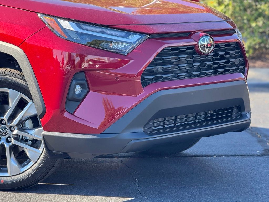 2025 Toyota RAV4 XLE Premium photo 4