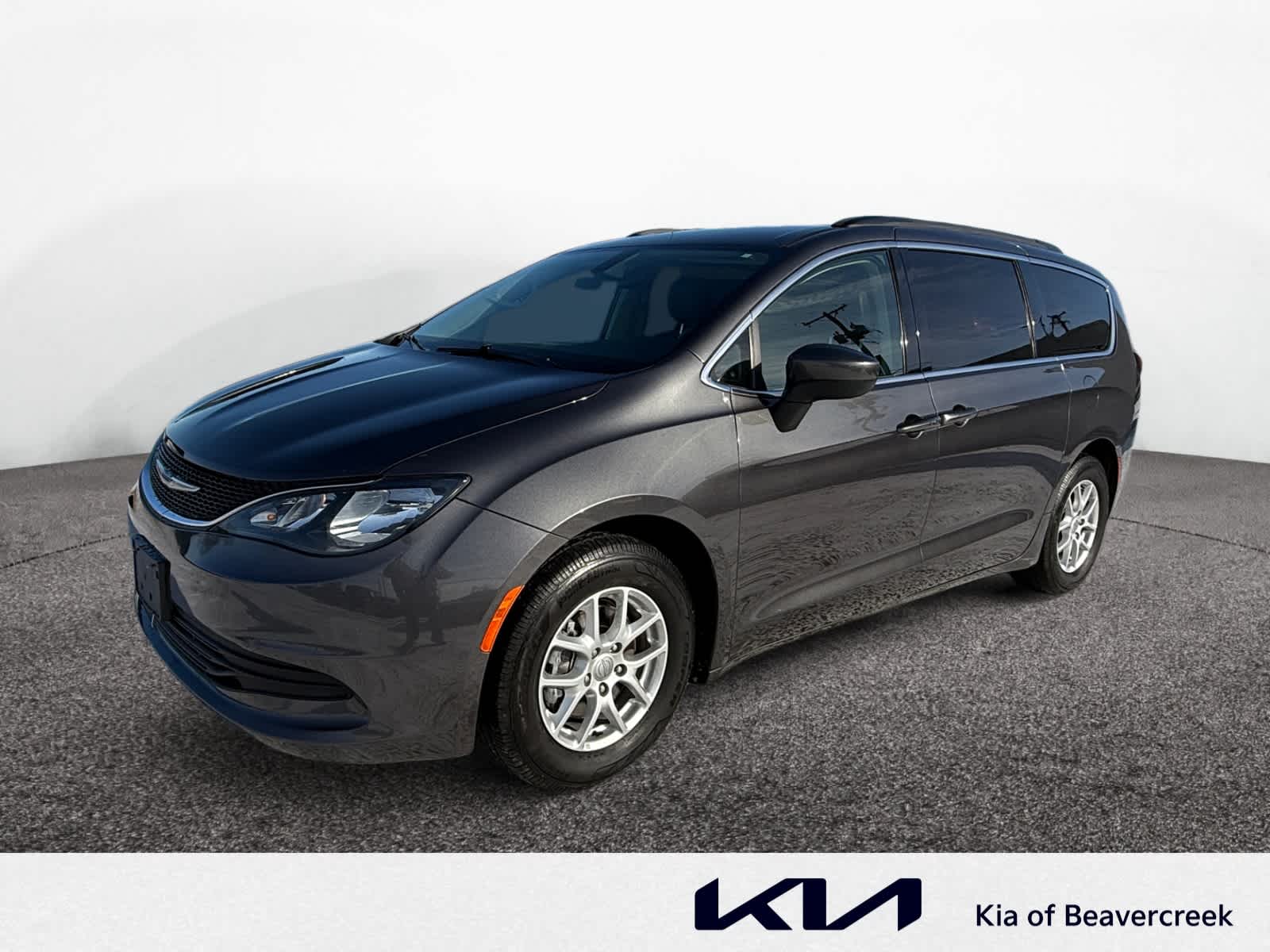 2020 Chrysler Voyager's photo