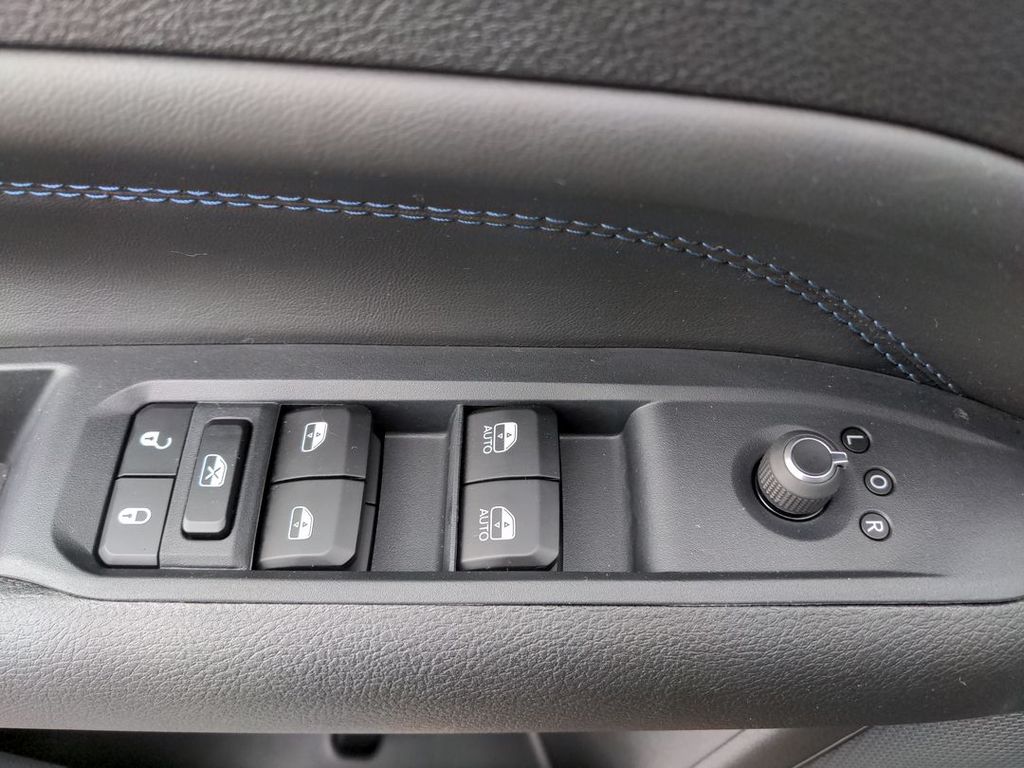 2025 Jeep Compass Limited photo 3