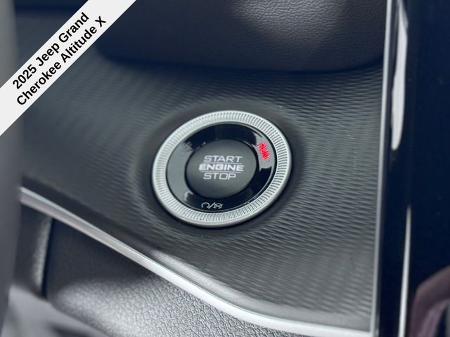 2025 Jeep Grand Cherokee Altitude X photo 23