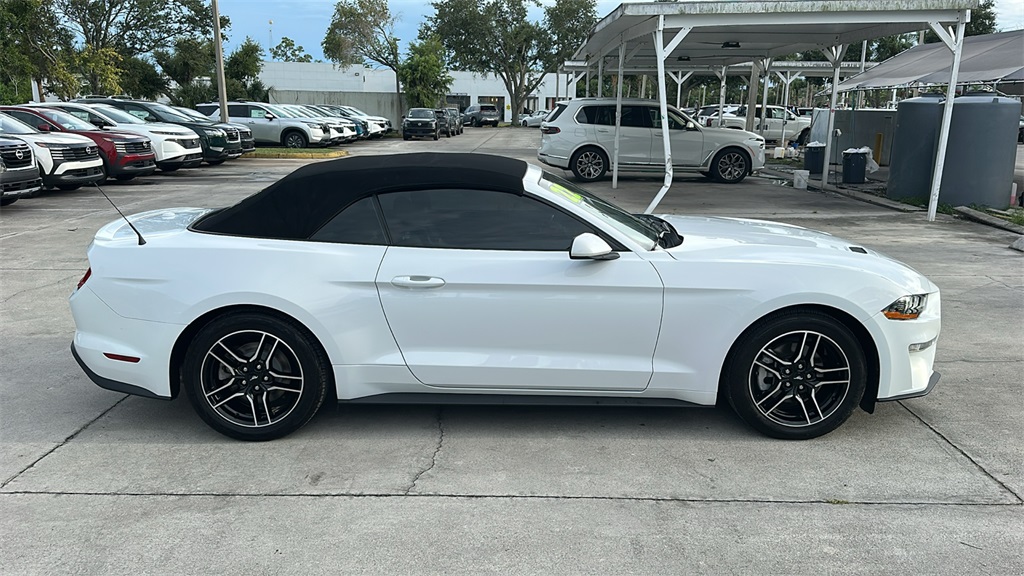 2022 Ford Mustang EcoBoost Premium photo 2
