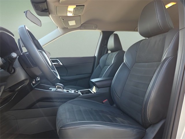 2024 Mitsubishi Outlander SE photo 9