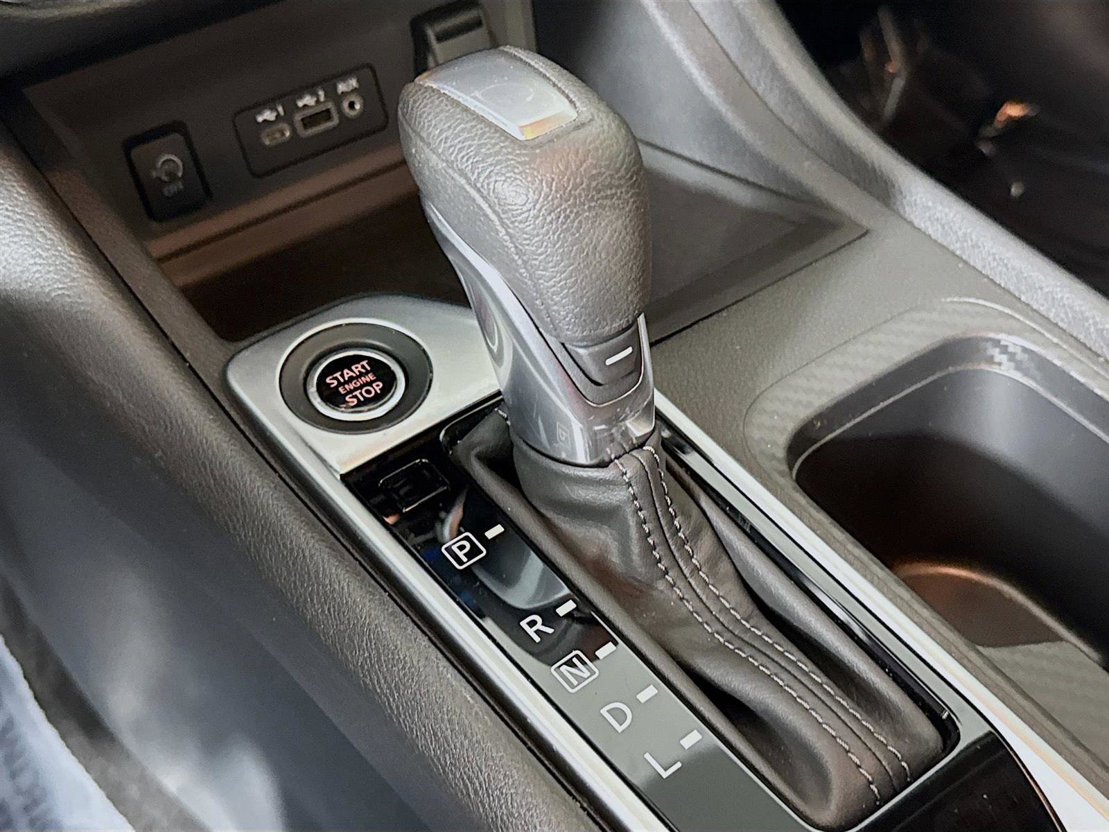 2025 Nissan Sentra SV photo 17