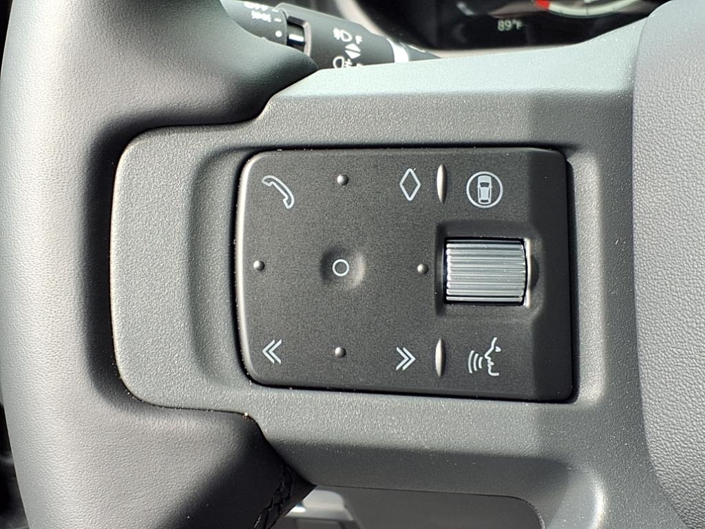 2025 Land Rover Defender 110 S photo 16