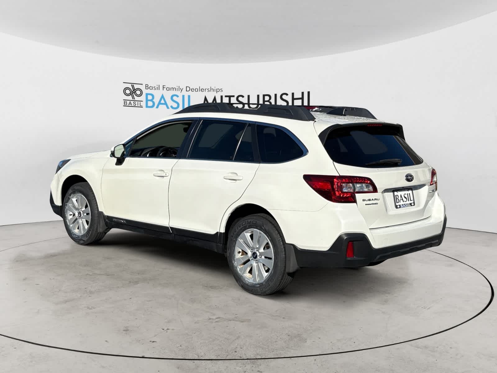2018 Subaru Outback 2.5i Premium photo 2