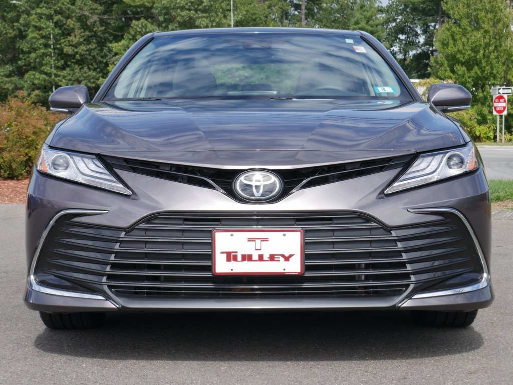 2021 Toyota Camry XLE photo 2