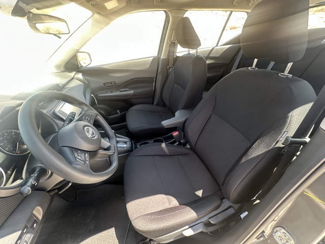 2025 Nissan Kicks Play S photo 22