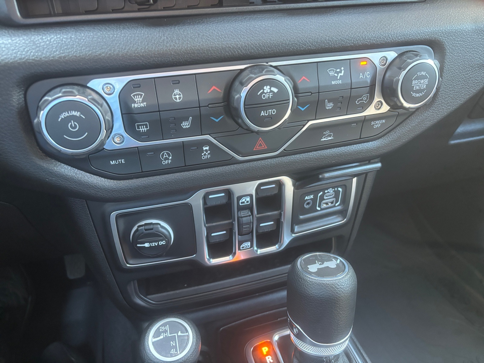 2025 Jeep Wrangler Sport S photo 24