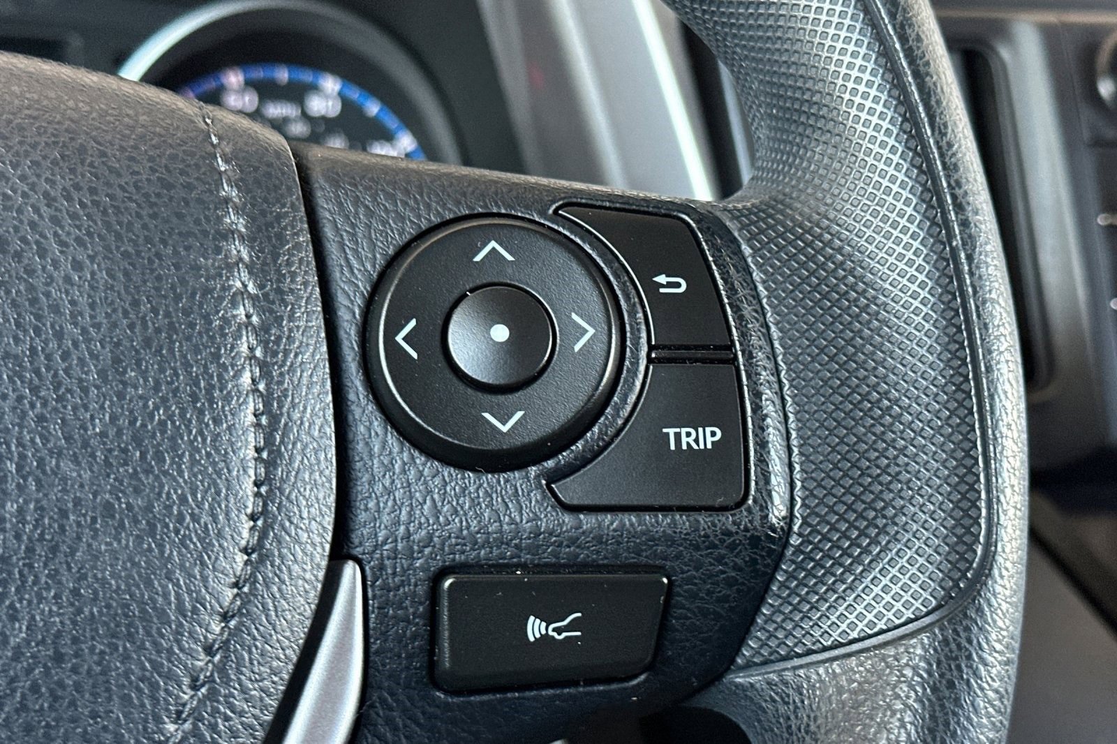 2017 Toyota RAV4 LE photo 25