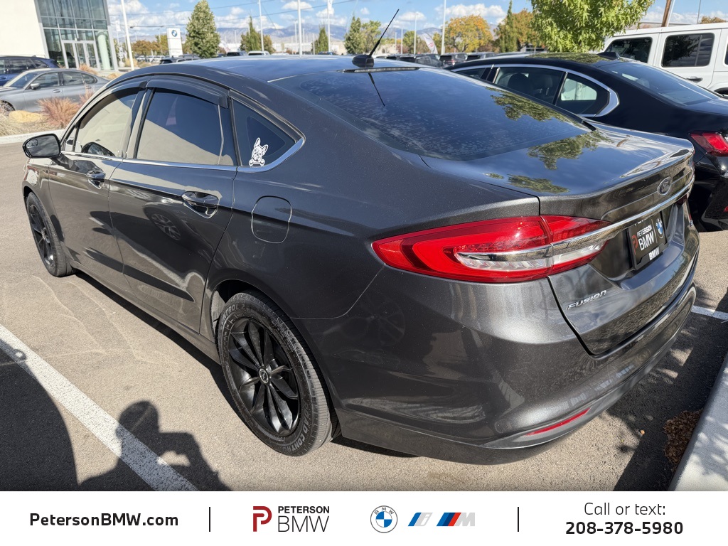 2017 Ford Fusion SE photo 4