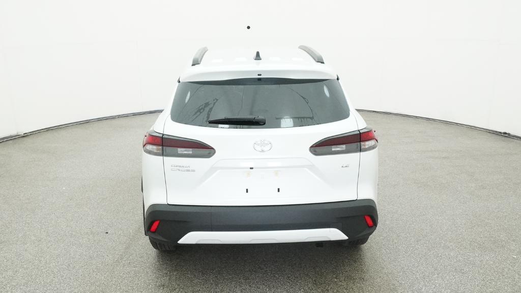 2026 Toyota Corolla Cross LE photo 18