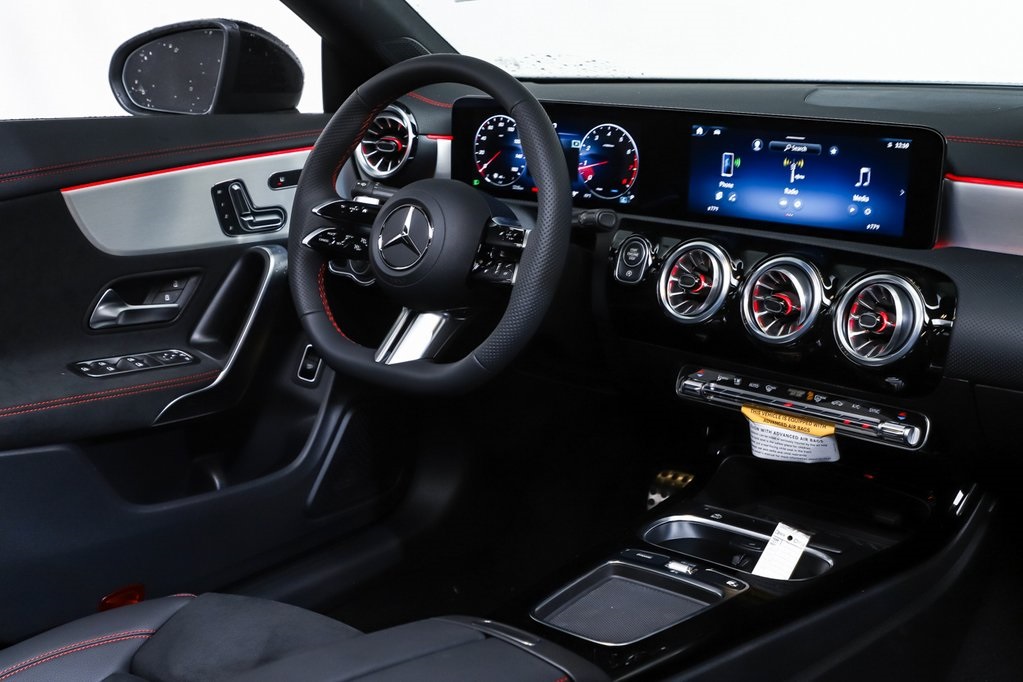 2025 Mercedes Benz CLA 250 4MATIC photo 11