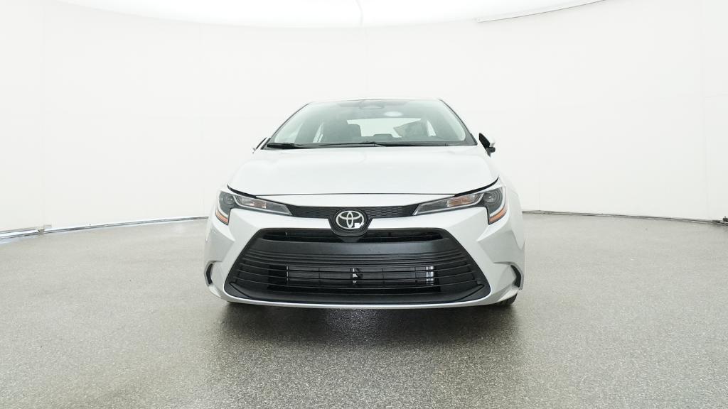 2025 Toyota Corolla LE photo 3