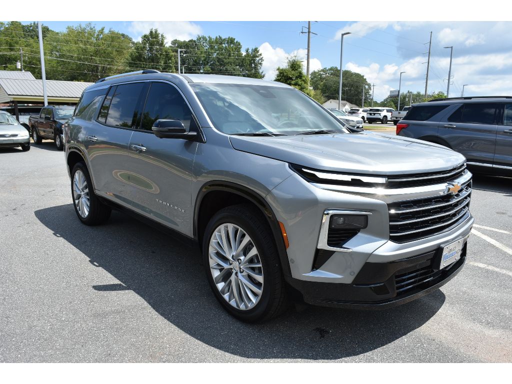 2025 Chevrolet Traverse High Country photo 2