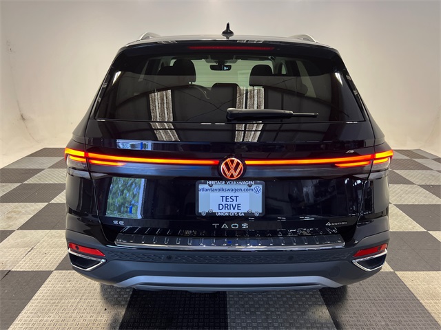 2025 Volkswagen Taos SE photo 3