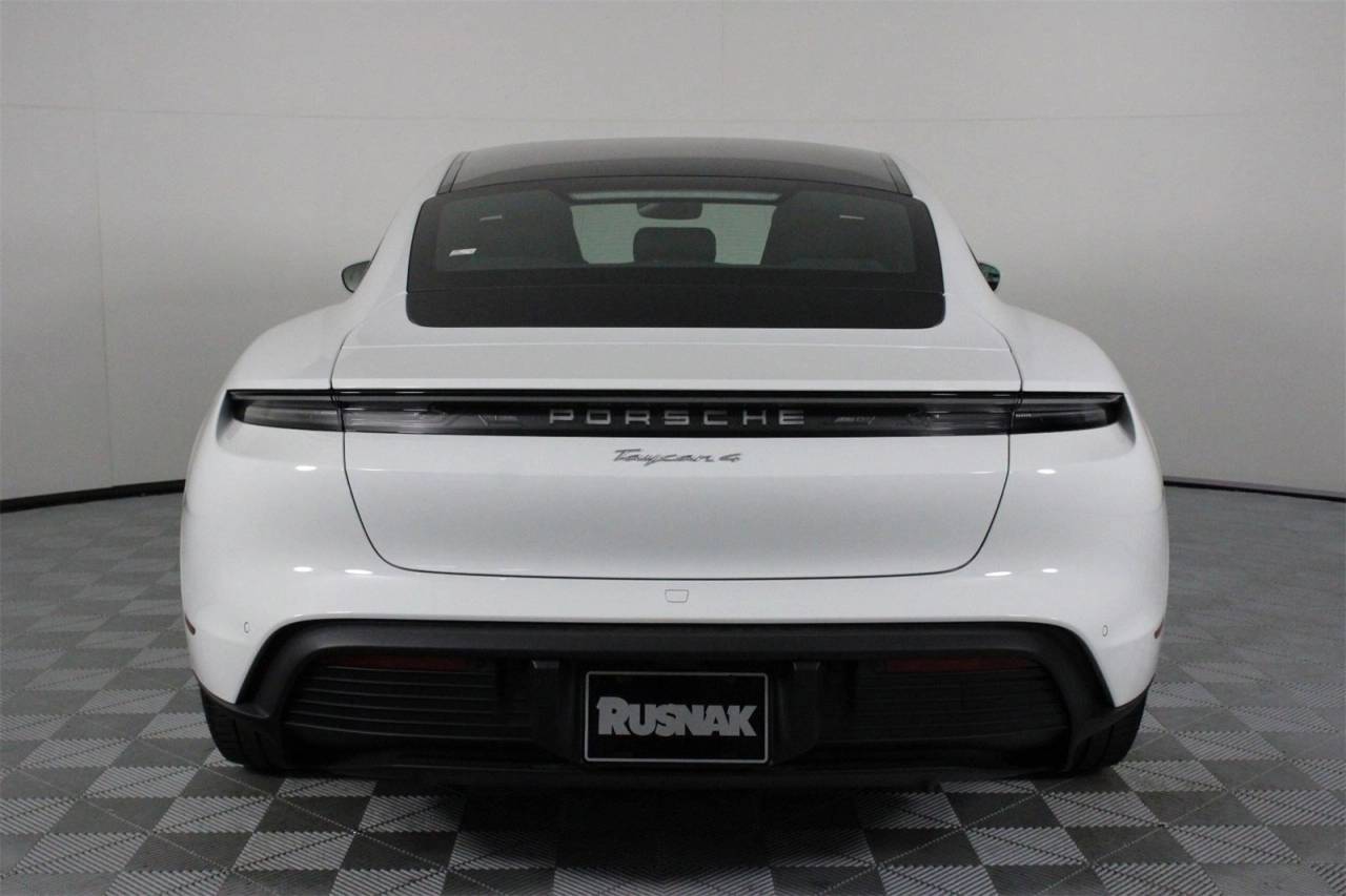 2025 Porsche Taycan 4 photo 6