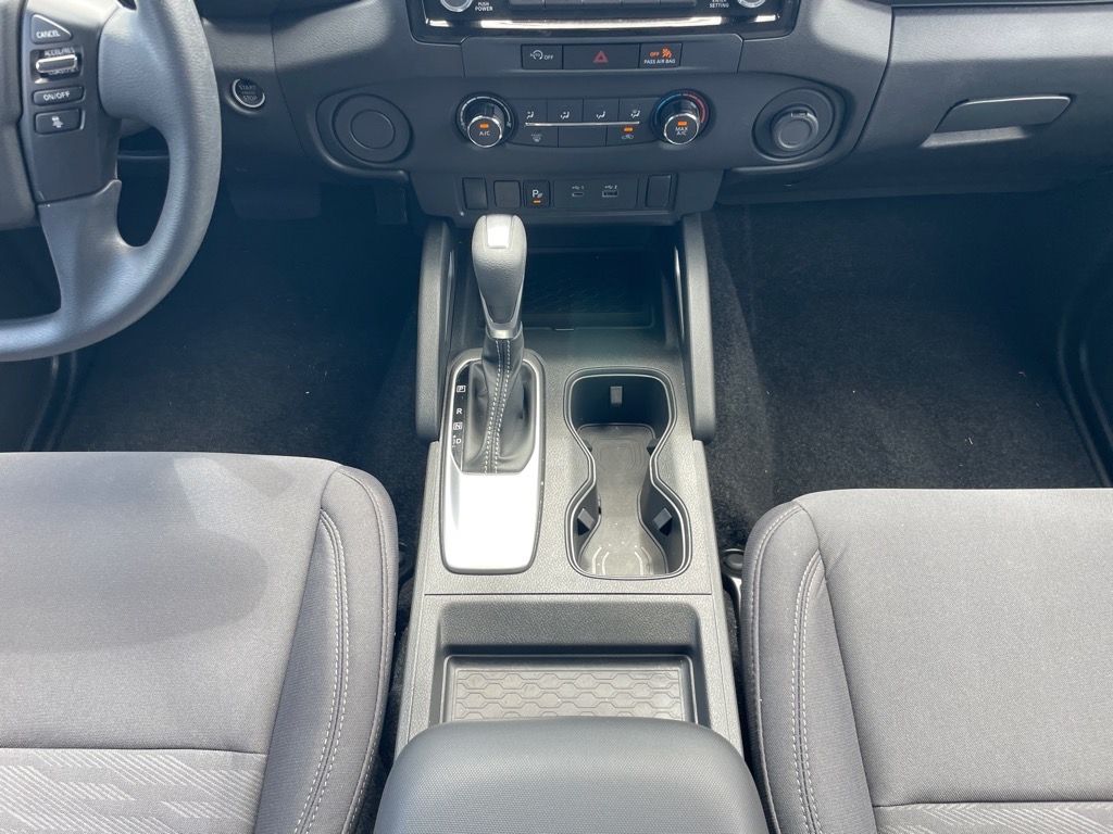 2024 Nissan Frontier SV photo 17
