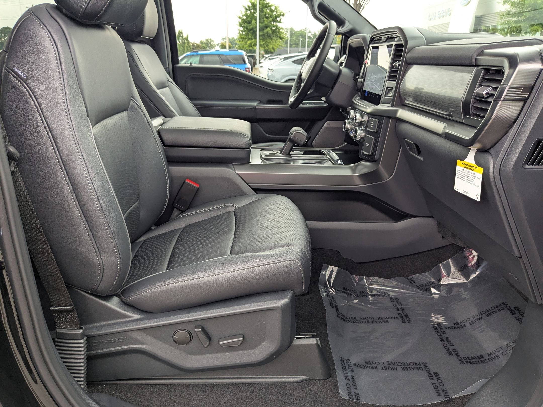 2025 Ford F-150 Lariat photo 35