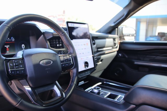 2023 Ford Expedition Platinum photo 32