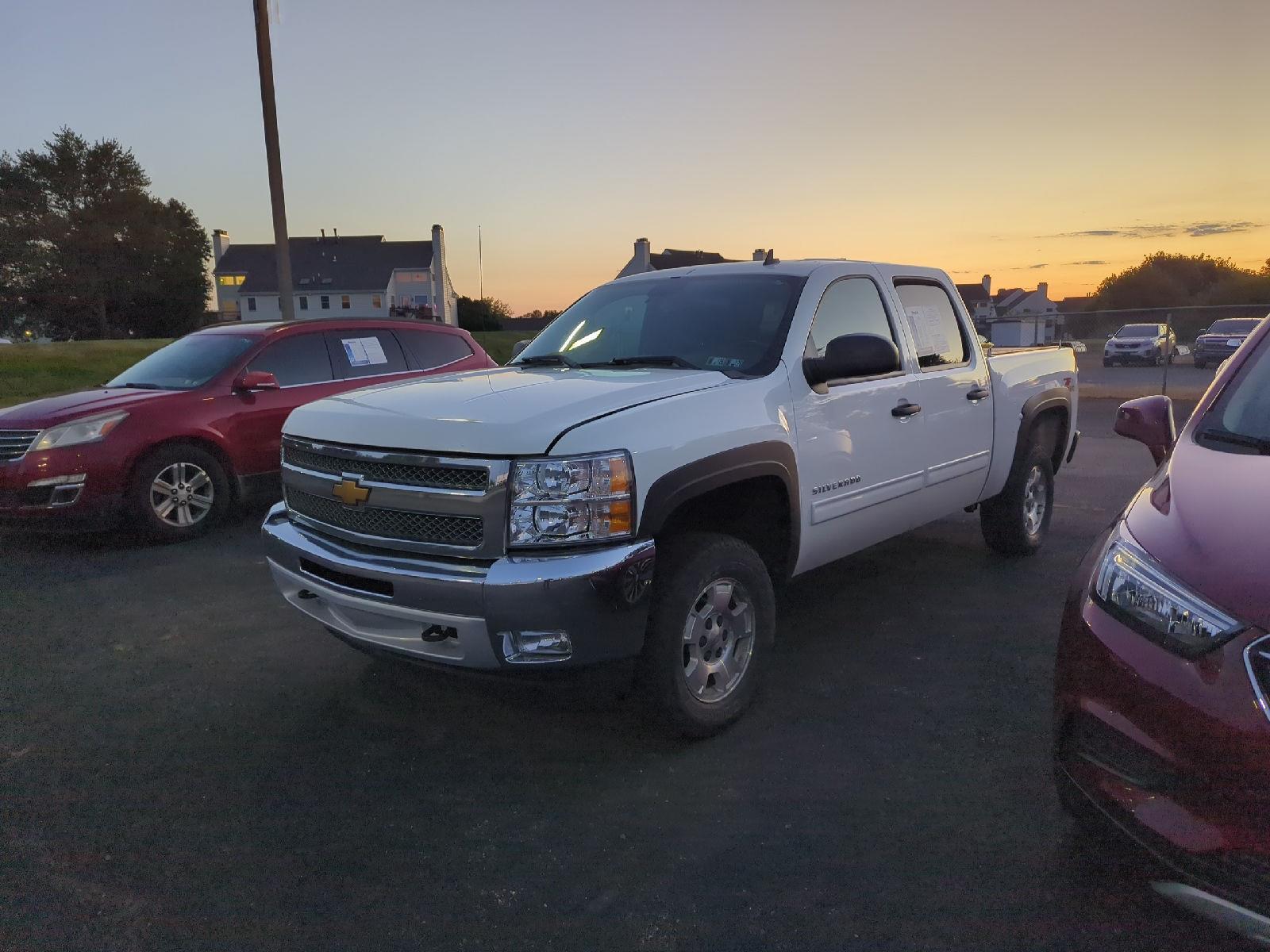 2012 Chevrolet Silverado 1500 LT photo 3