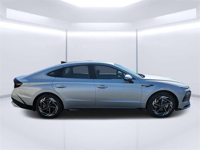 2026 Hyundai Sonata SEL Sport photo 2