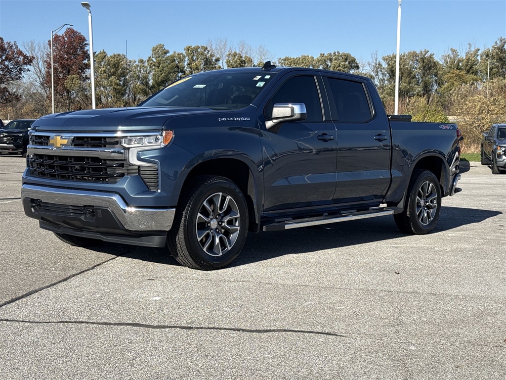 2024 Chevrolet Silverado 1500 LT photo 4