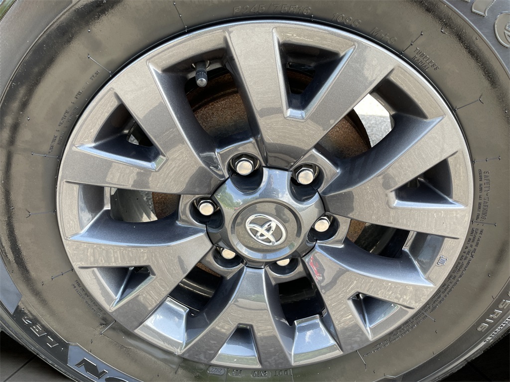 2021 Toyota Tacoma SR5 photo 24