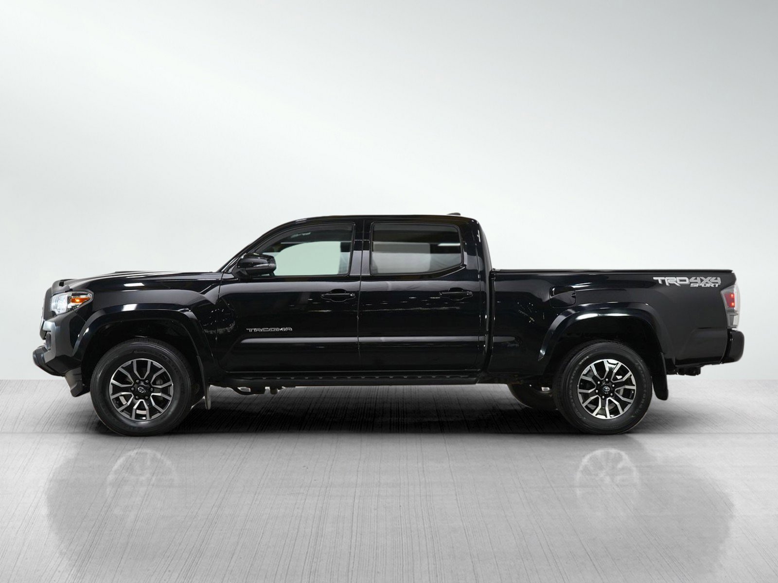 Used 2020 Toyota Tacoma TRD Sport with VIN 5TFDZ5BN2LX053369 for sale in South Saint Paul, Minnesota