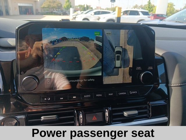 2025 Nissan Pathfinder SL photo 11