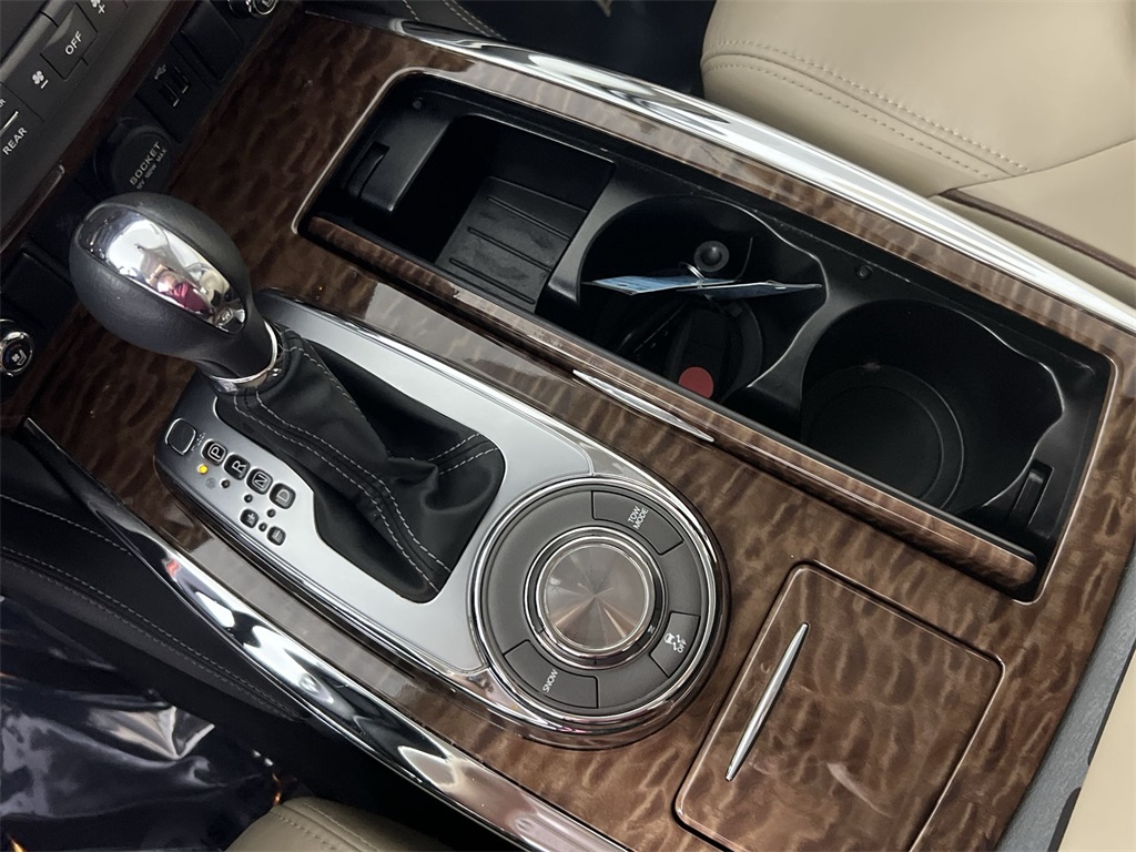 2018 Nissan Armada Platinum photo 21