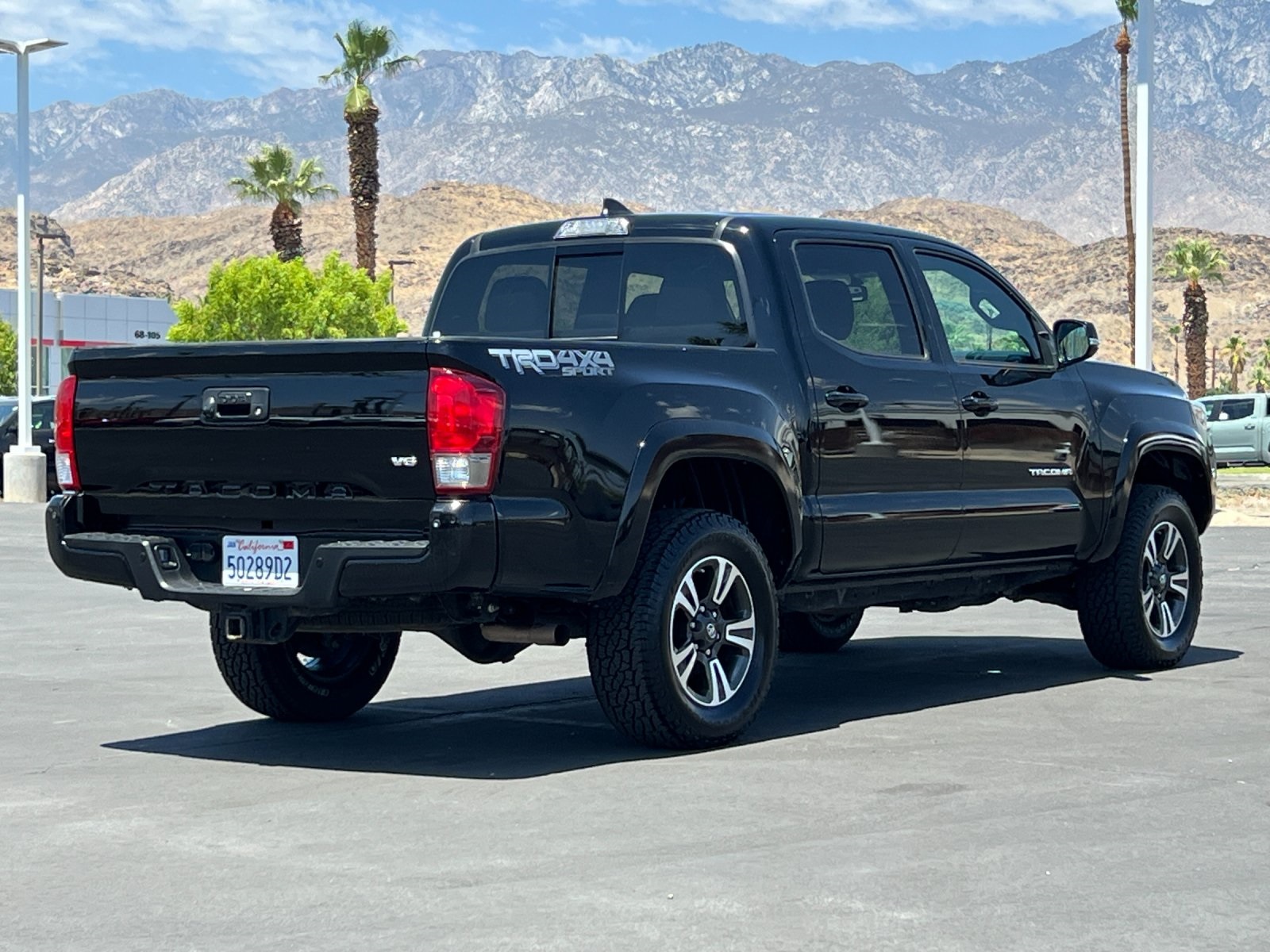 2017 Toyota Tacoma TRD Sport photo 3