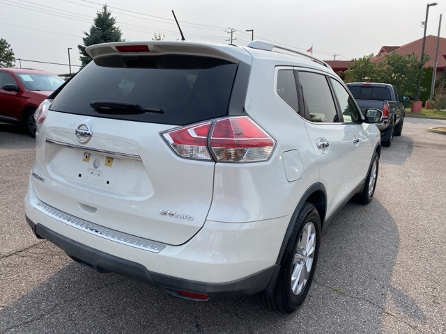 2016 Nissan Rogue SV photo 6