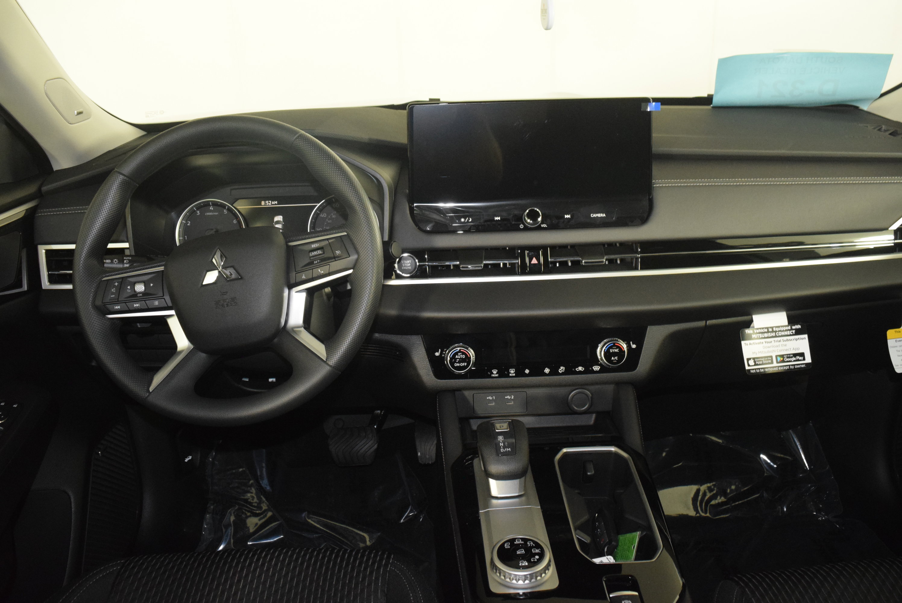 2025 Mitsubishi Outlander ES photo 11