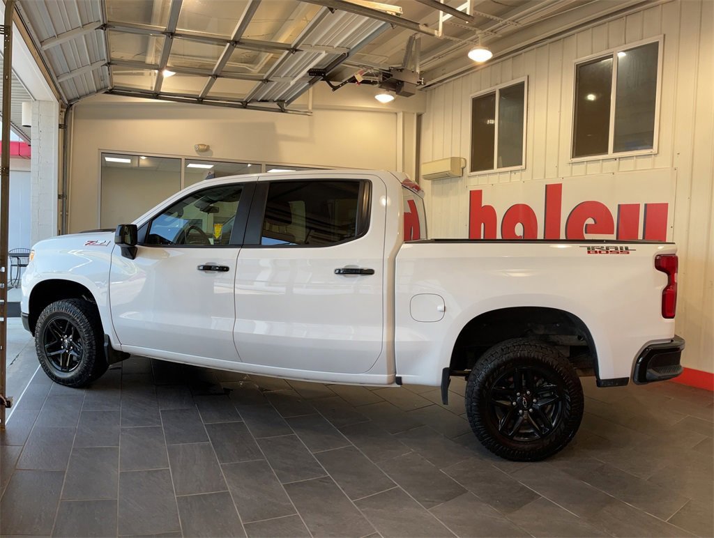 2023 Chevrolet Silverado 1500 LT Trail Boss photo 3