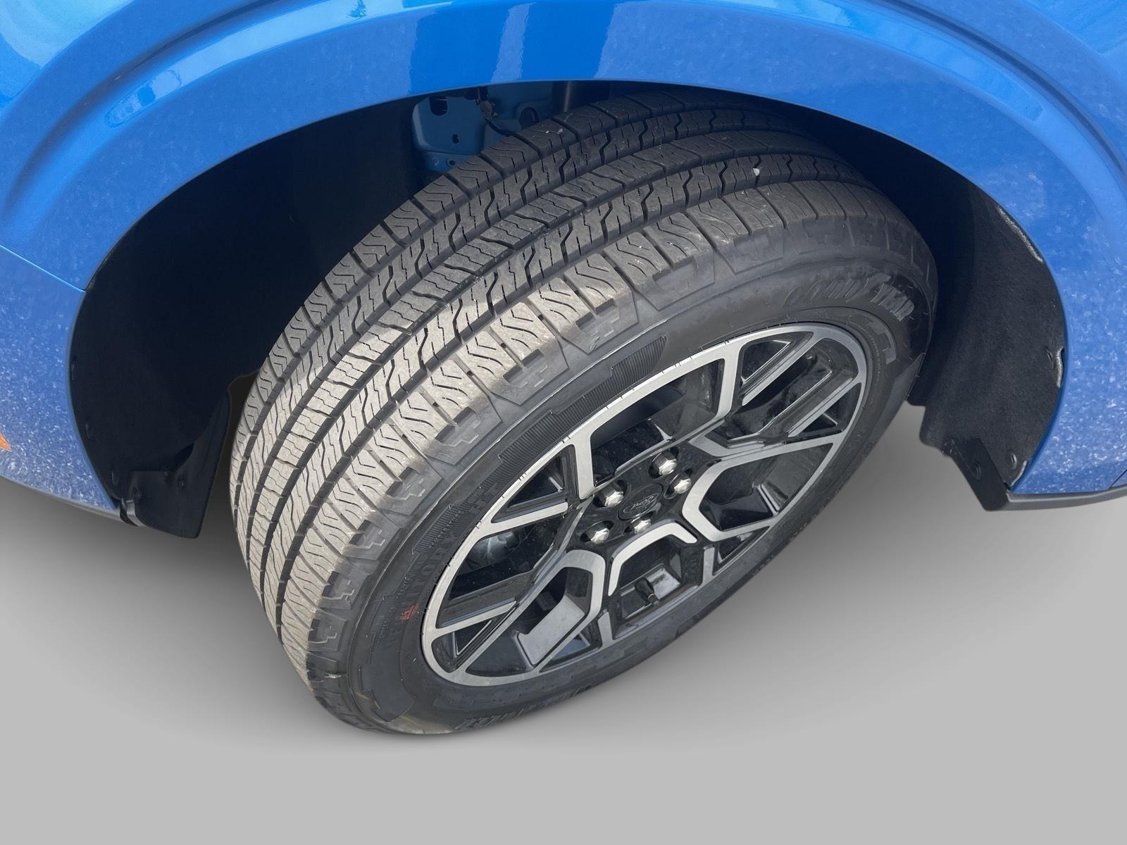 2025 Ford Maverick Lariat photo 3