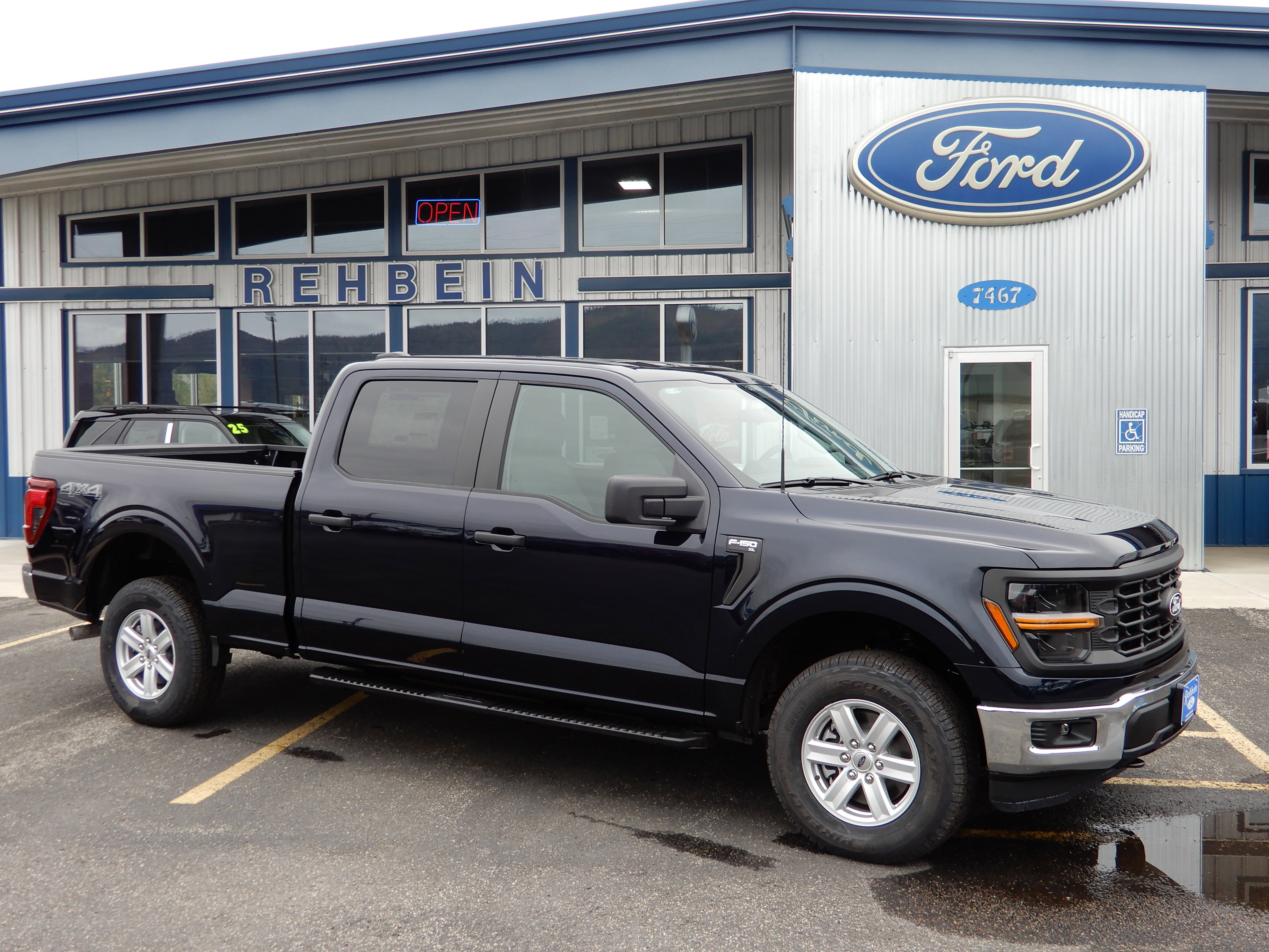 2025 Ford F-150 XL's photo