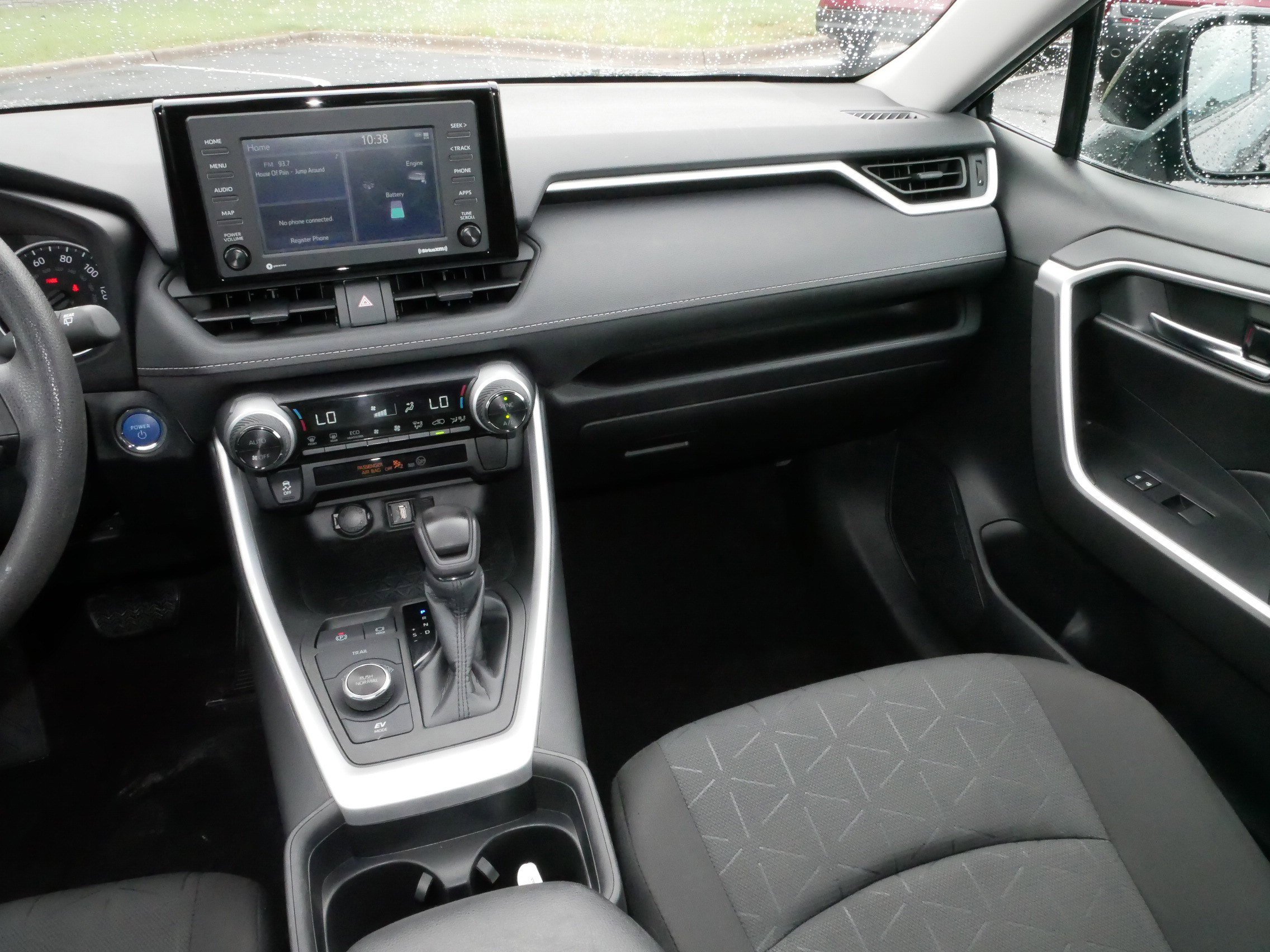 2021 Toyota RAV4 Hybrid XLE photo 11