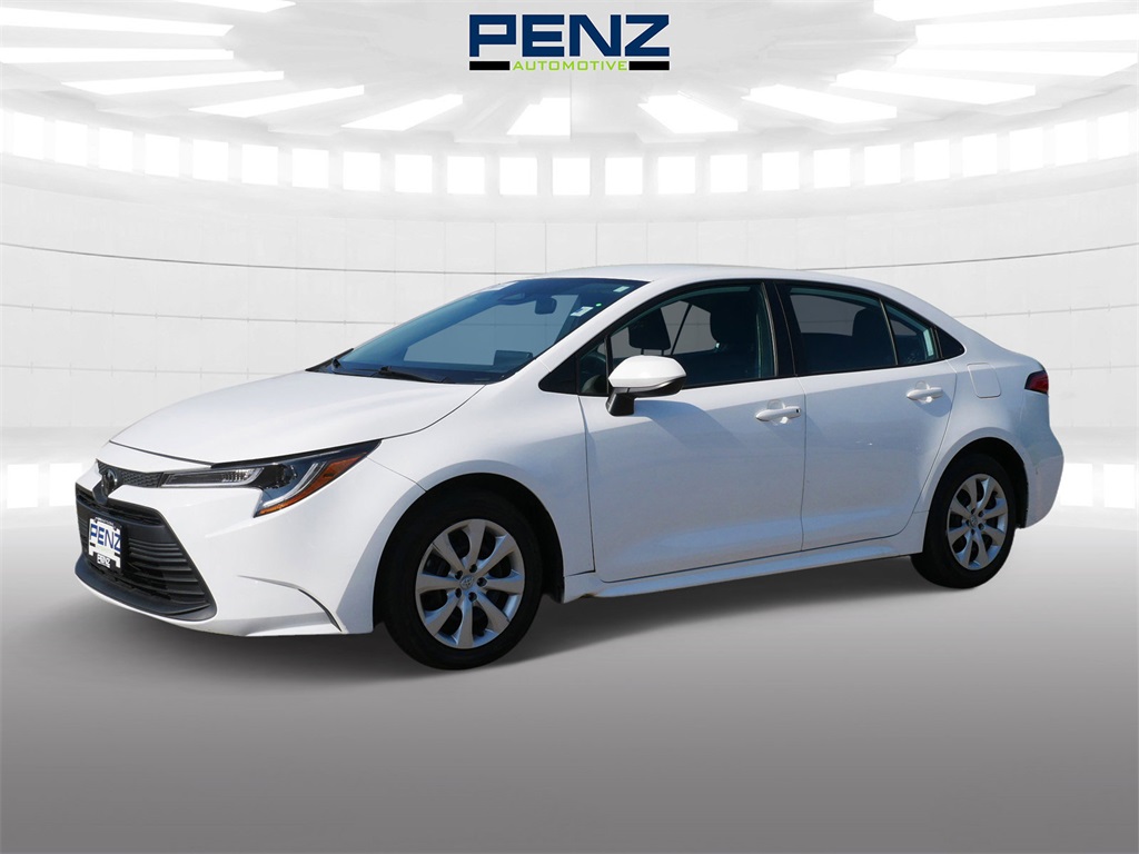 2024 Toyota Corolla LE photo 3