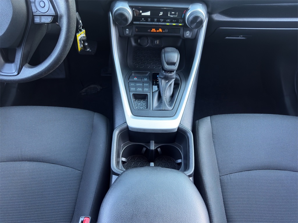 2024 Toyota RAV4 LE photo 15