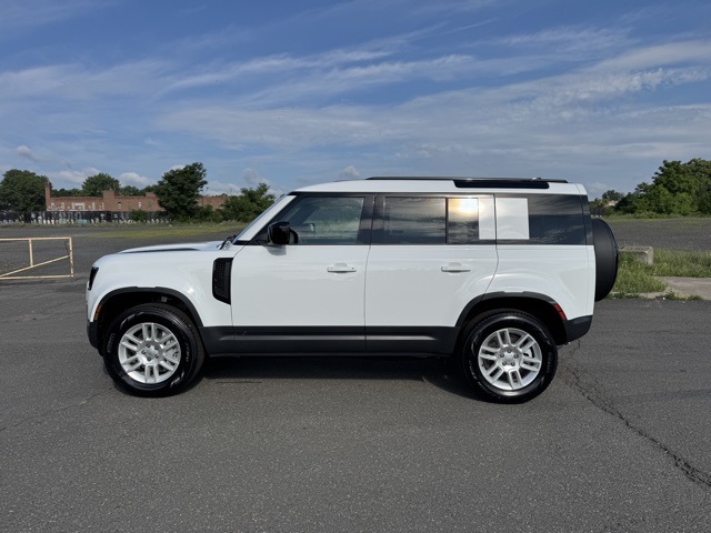 2025 Land Rover Defender 110 S photo 2