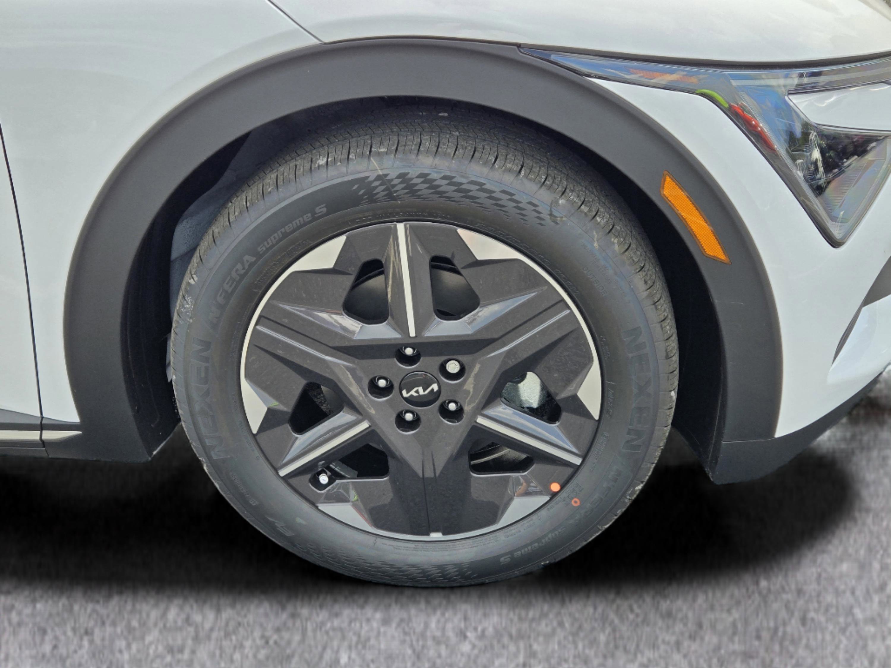 2025 Kia EV6 Light photo 4