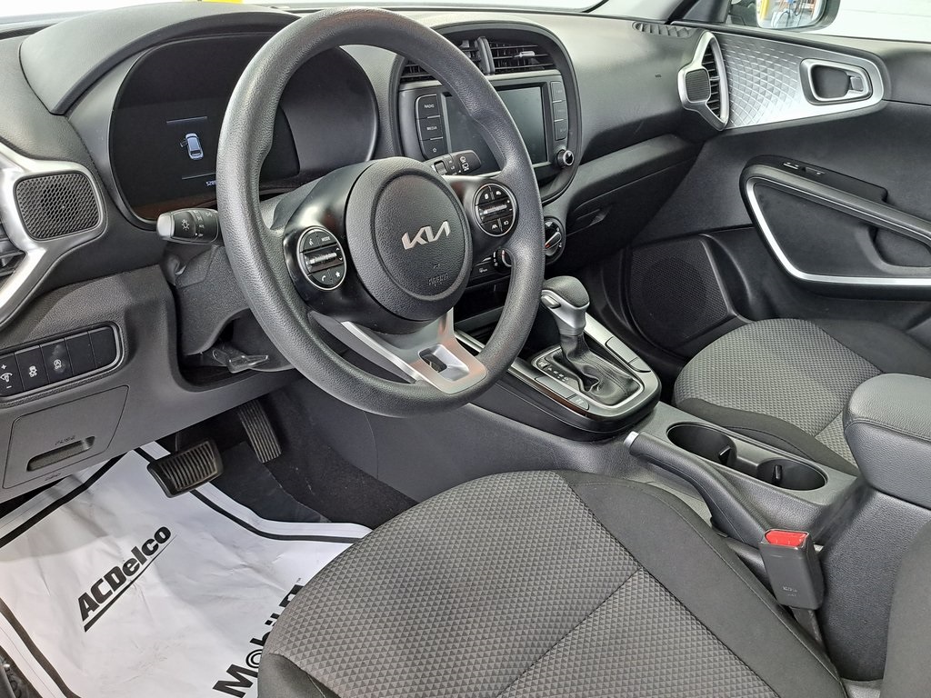 2023 Kia Soul LX photo 4