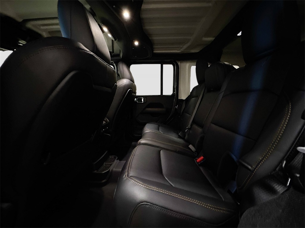 2025 Jeep Wrangler Sahara photo 11