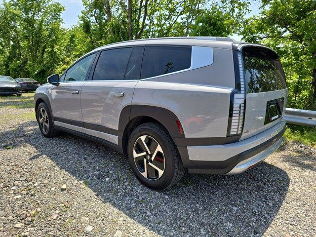 2026 Hyundai Ioniq SE photo 3