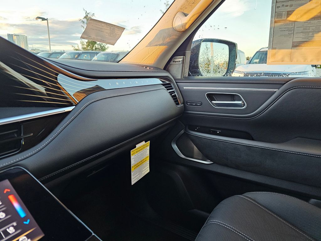 2025 Infiniti QX80 Sensory photo 25